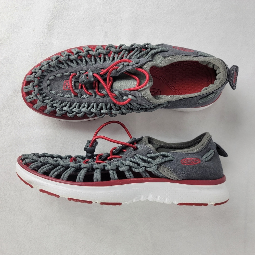 Keen Uneek O2 Sport Sandals‎ 1015485 Gray Red Size 4 Paracord Watershoes Hiking